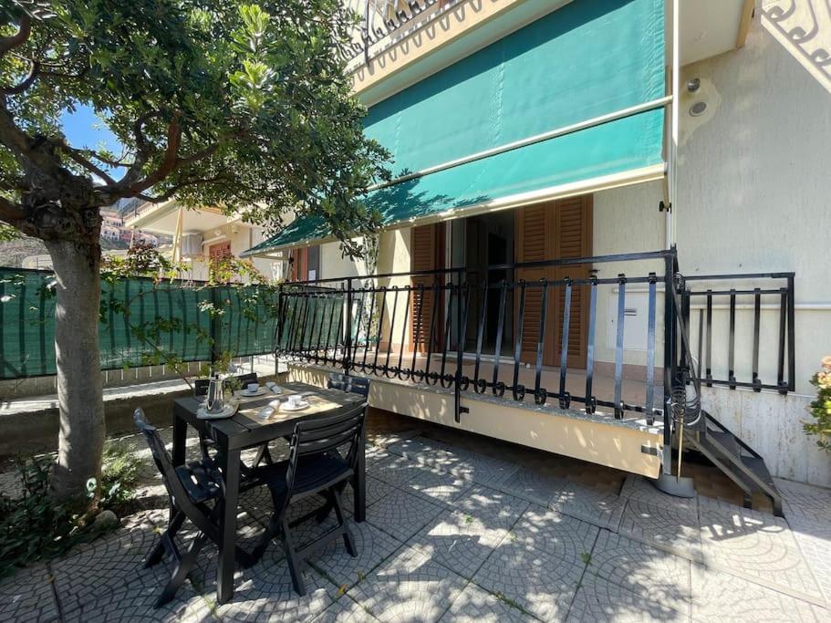 Ferienwohnung Free Parking Casa Con Giardino - Centro Mare A 5 Minuti Pietra Ligure Exterior foto