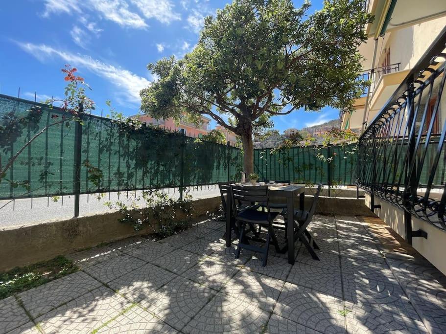 Ferienwohnung Free Parking Casa Con Giardino - Centro Mare A 5 Minuti Pietra Ligure Exterior foto