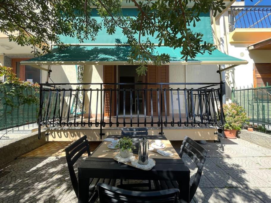 Ferienwohnung Free Parking Casa Con Giardino - Centro Mare A 5 Minuti Pietra Ligure Exterior foto