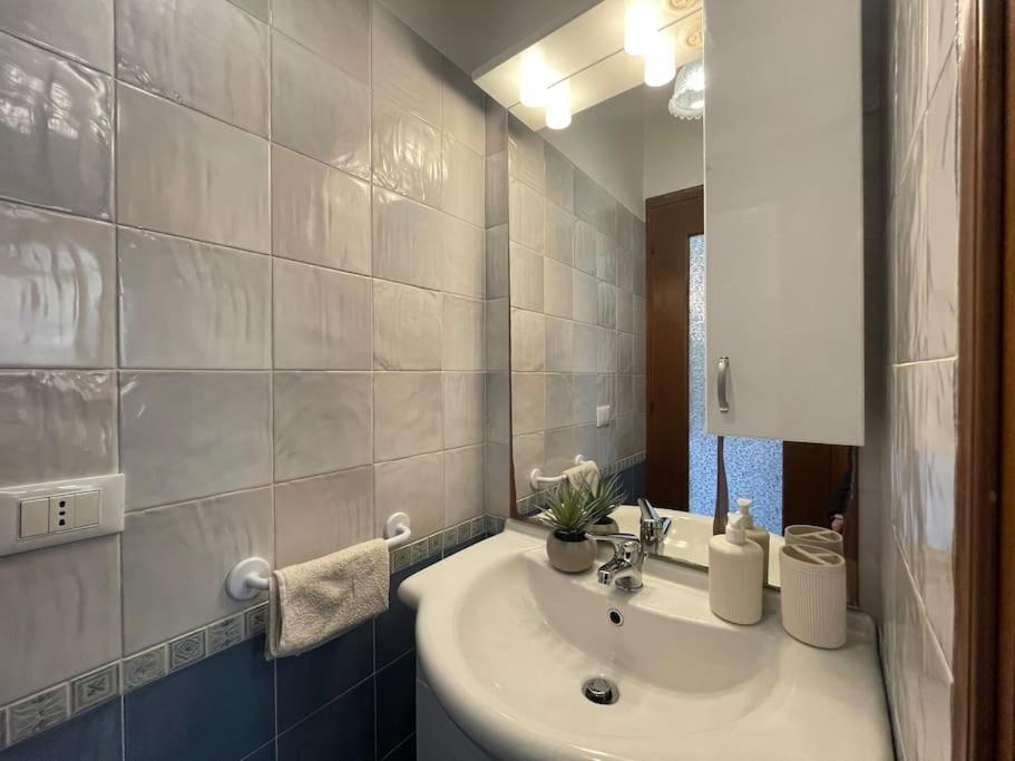 Ferienwohnung Free Parking Casa Con Giardino - Centro Mare A 5 Minuti Pietra Ligure Exterior foto